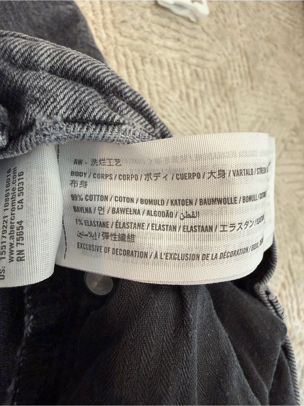 Abercrombie & Fitch Washed Gray Cutoff Jeans Size 29 - Picture 7 of 7